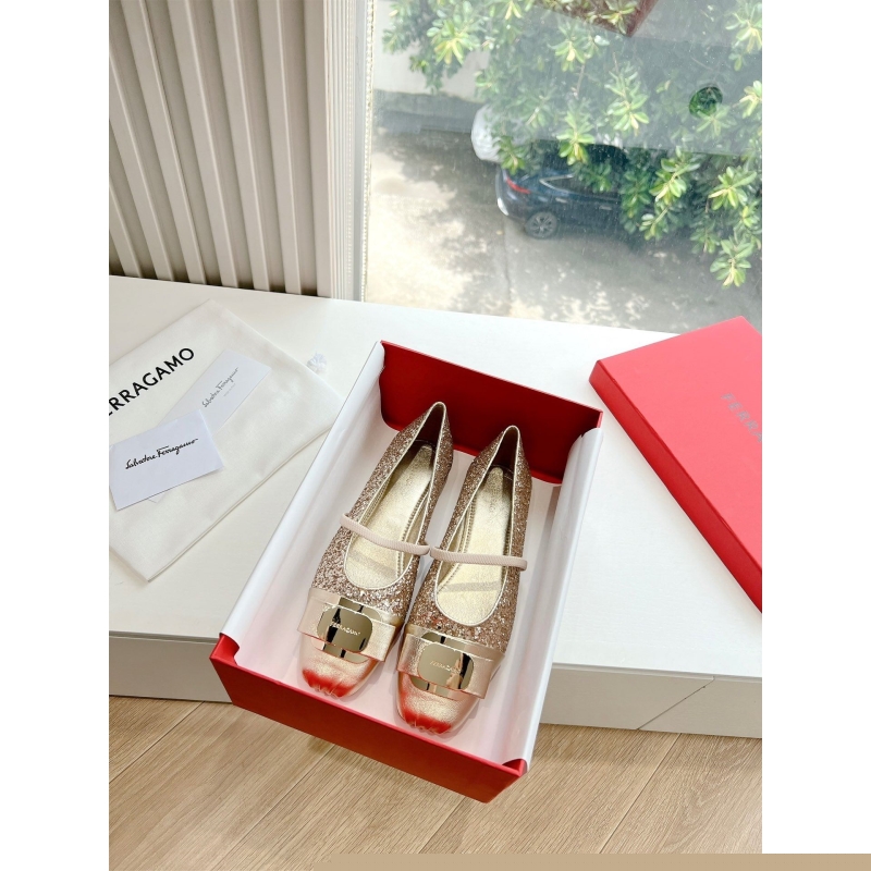 Ferragamo flat shoes